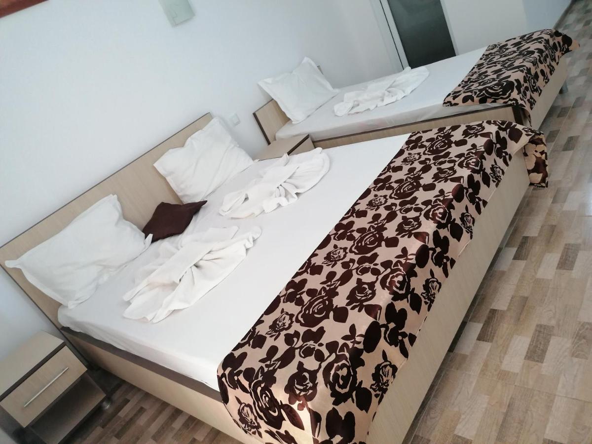Hotel Coralis 2 เอโฟริเอนอร์ด ภายนอก รูปภาพ